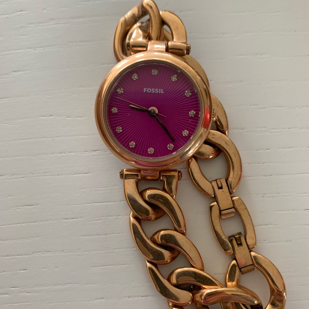 Fossil bracket with rhinestones